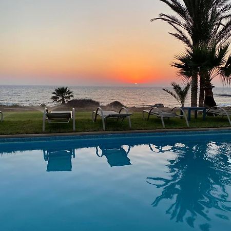 Kymmates Beach Front Villas Paphos Eksteriør bilde