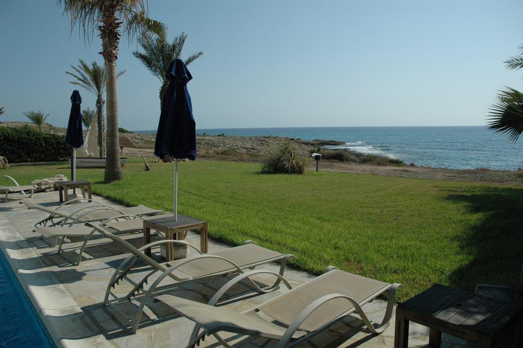 Kymmates Beach Front Villas Paphos Eksteriør bilde