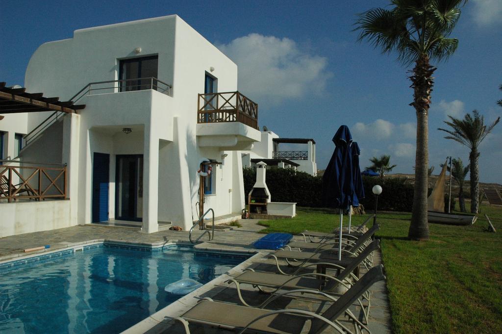 Kymmates Beach Front Villas Paphos Eksteriør bilde