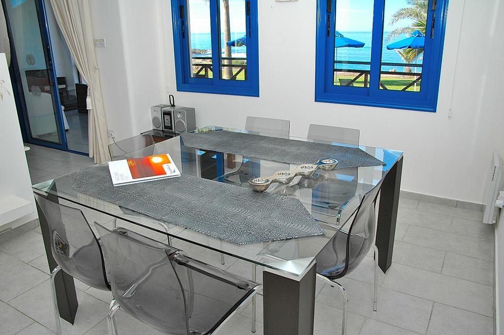 Kymmates Beach Front Villas Paphos Eksteriør bilde
