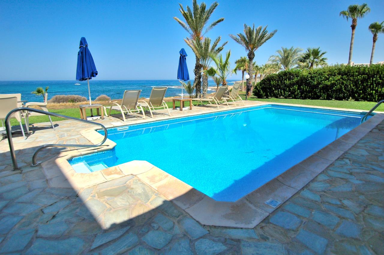 Kymmates Beach Front Villas Paphos Eksteriør bilde