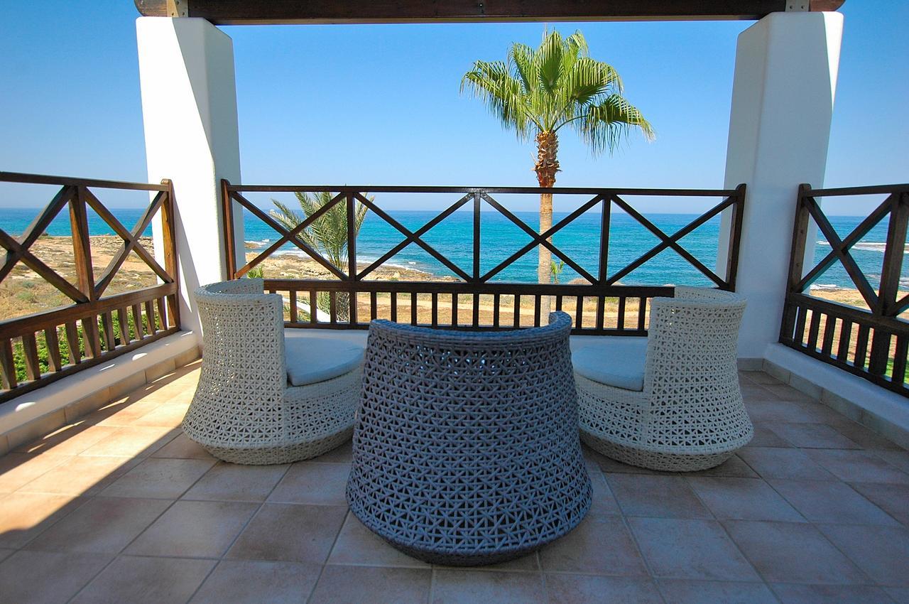 Kymmates Beach Front Villas Paphos Eksteriør bilde