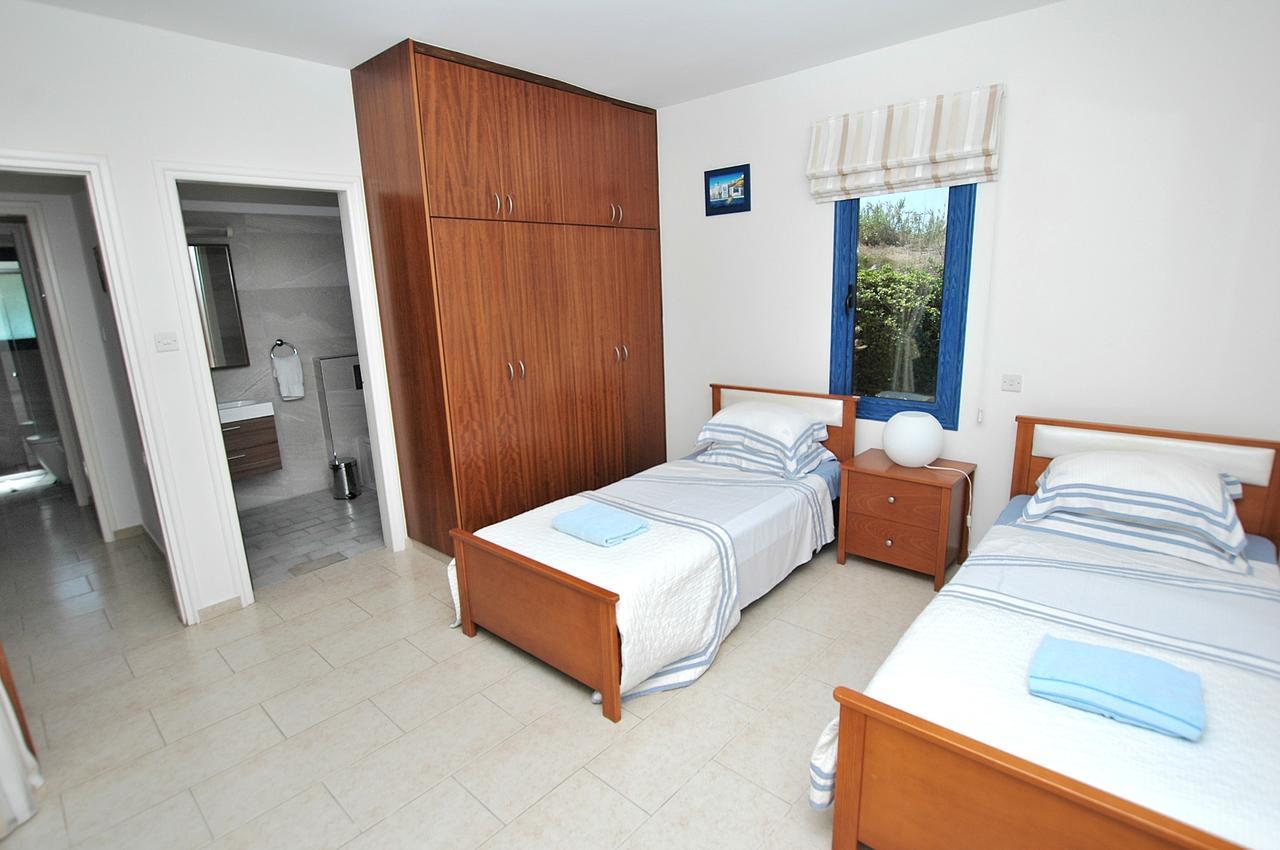 Kymmates Beach Front Villas Paphos Eksteriør bilde
