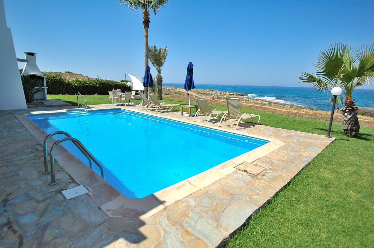 Kymmates Beach Front Villas Paphos Eksteriør bilde