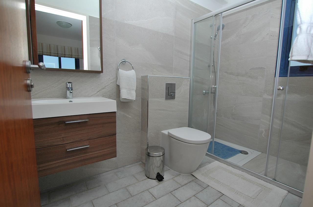 Kymmates Beach Front Villas Paphos Eksteriør bilde