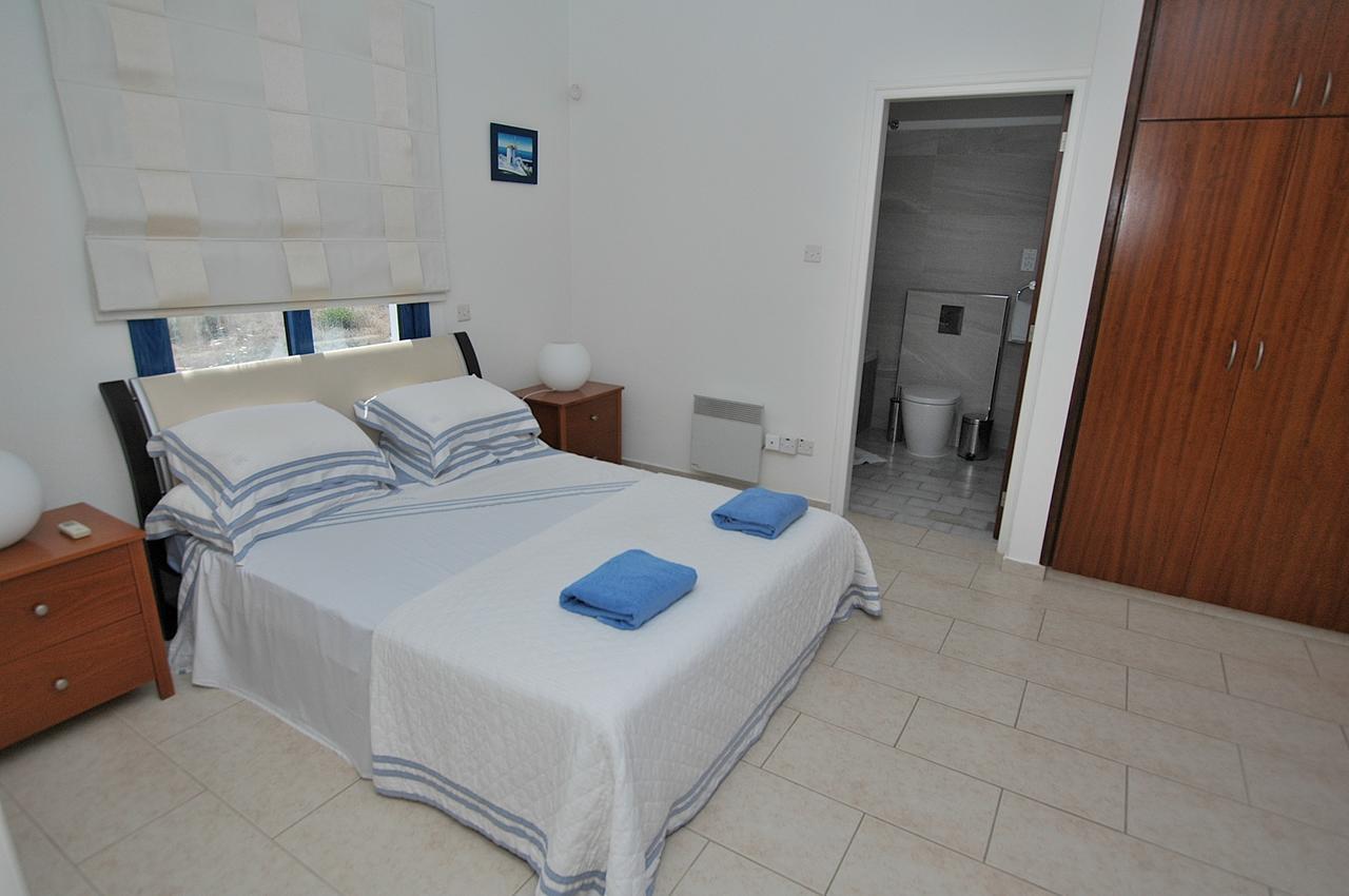 Kymmates Beach Front Villas Paphos Eksteriør bilde