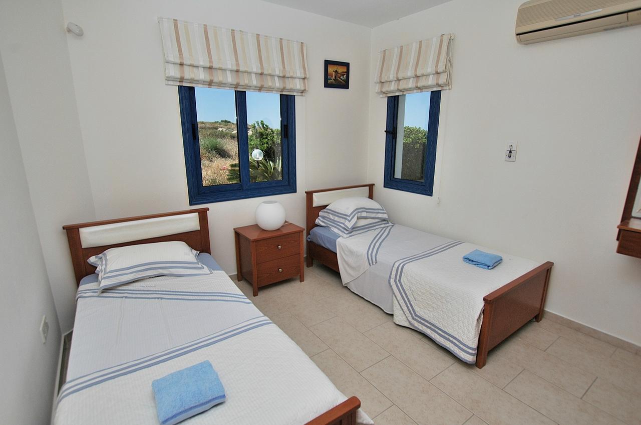 Kymmates Beach Front Villas Paphos Eksteriør bilde